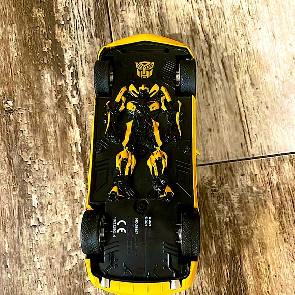 Bumblebee transformers, car and coin - Picture 12 of 14